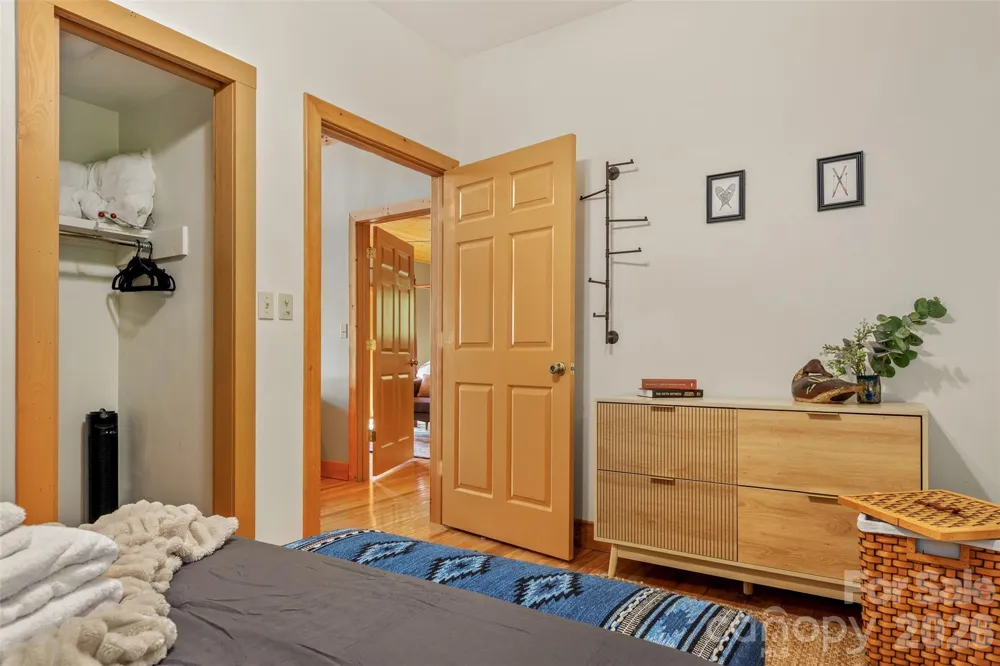 3182 El Miner Drive Mars Hill, NC 28754
