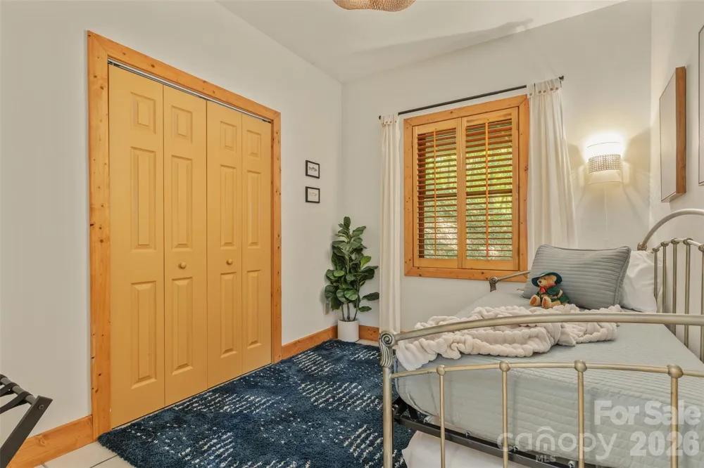 3182 El Miner Drive Mars Hill, NC 28754