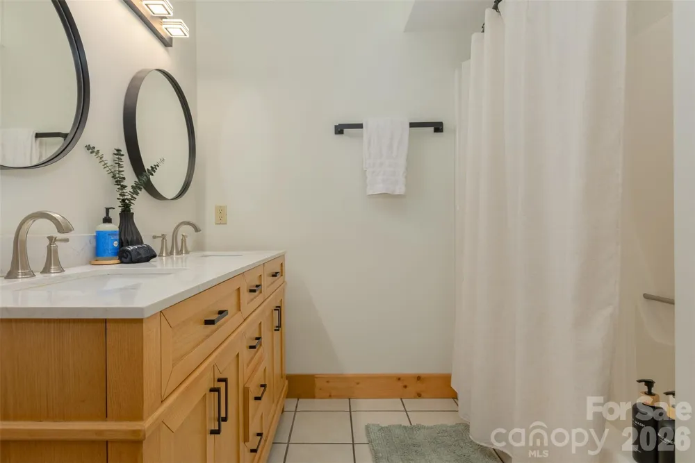 3182 El Miner Drive Mars Hill, NC 28754