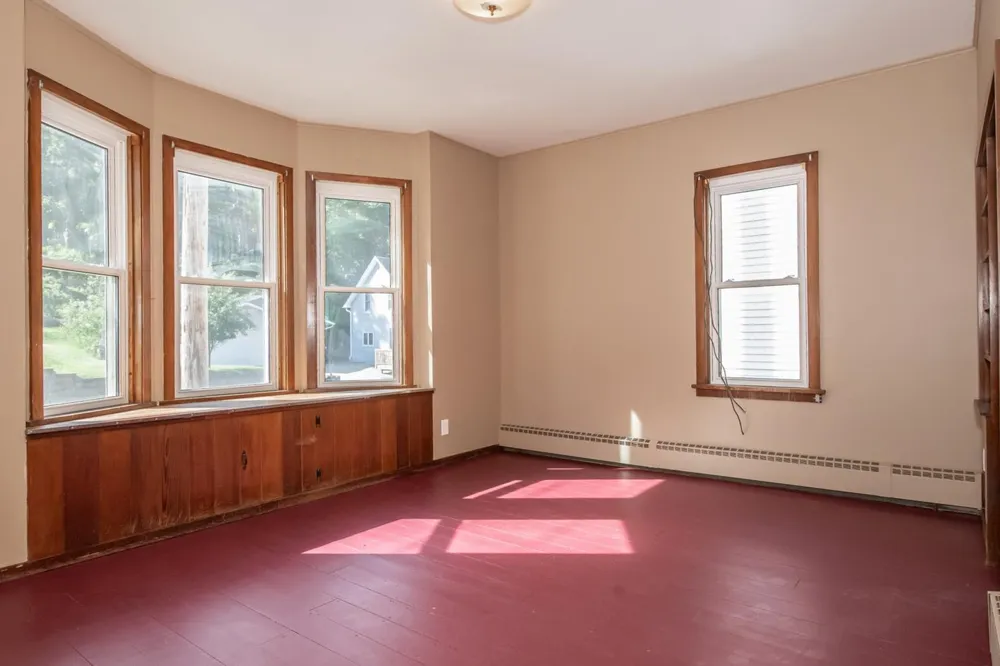 247 North Street Fountain City, WI 54629