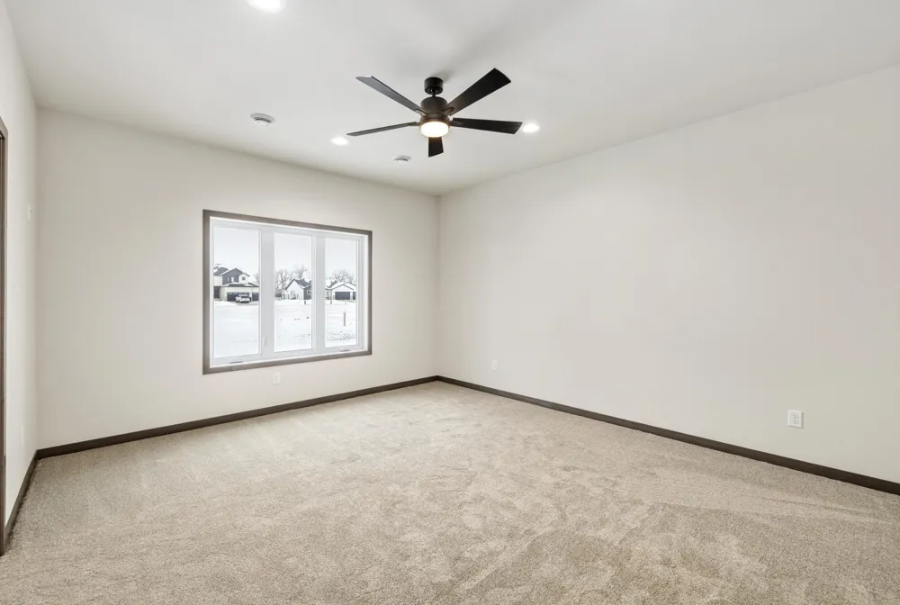 927 Maple Street Kindred, ND 58051