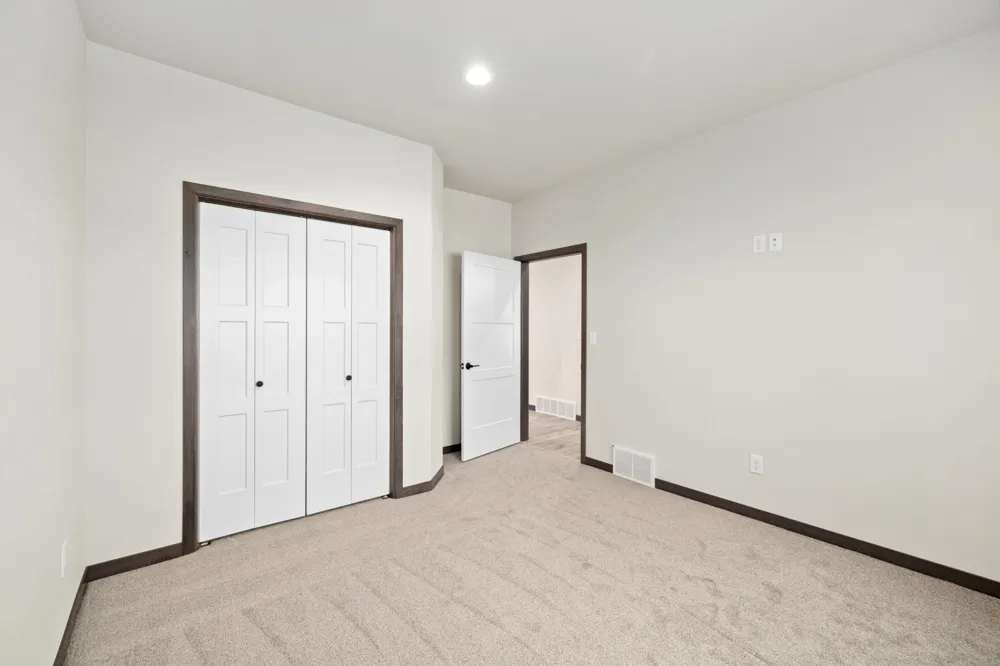 927 Maple Street Kindred, ND 58051