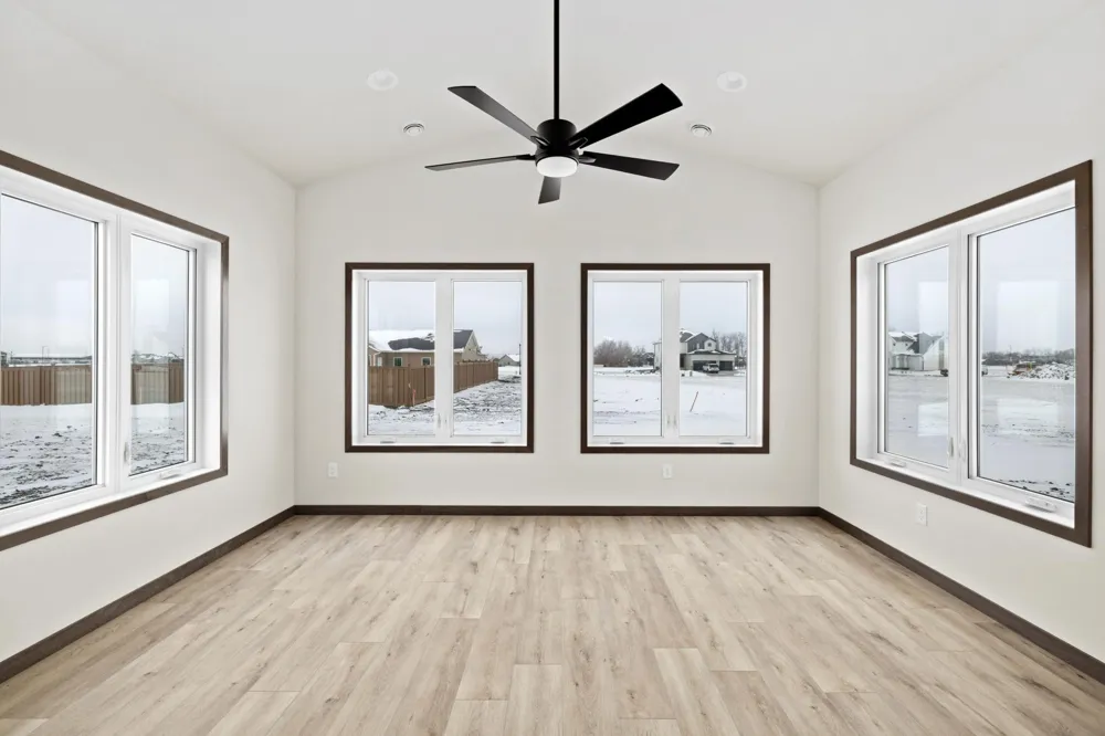 927 Maple Street Kindred, ND 58051