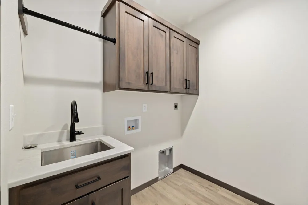 927 Maple Street Kindred, ND 58051