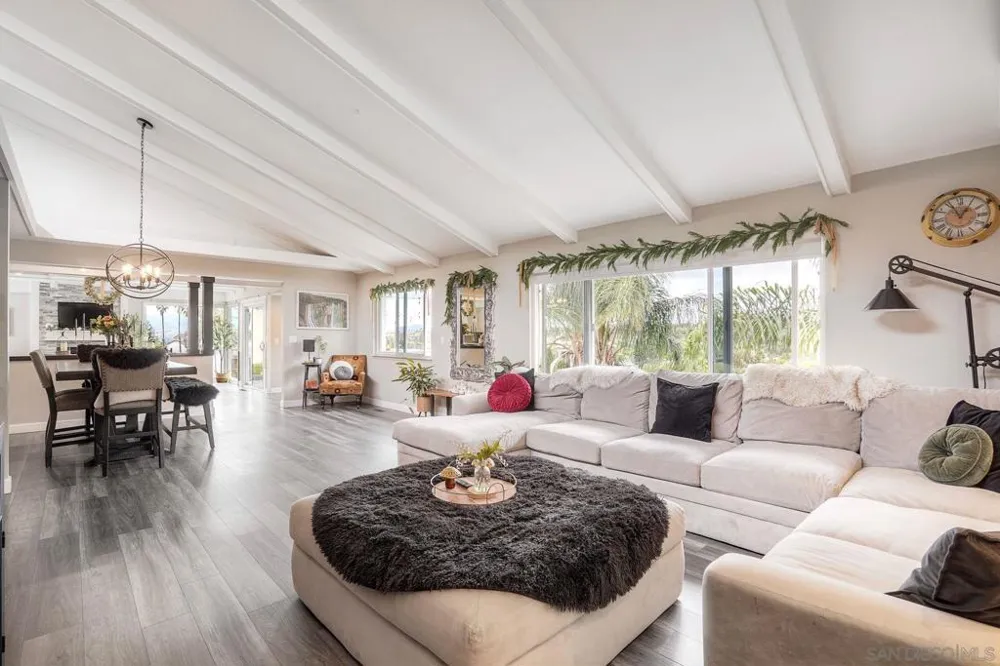 4807 Sunrise Valley Dr El Cajon, CA 92020