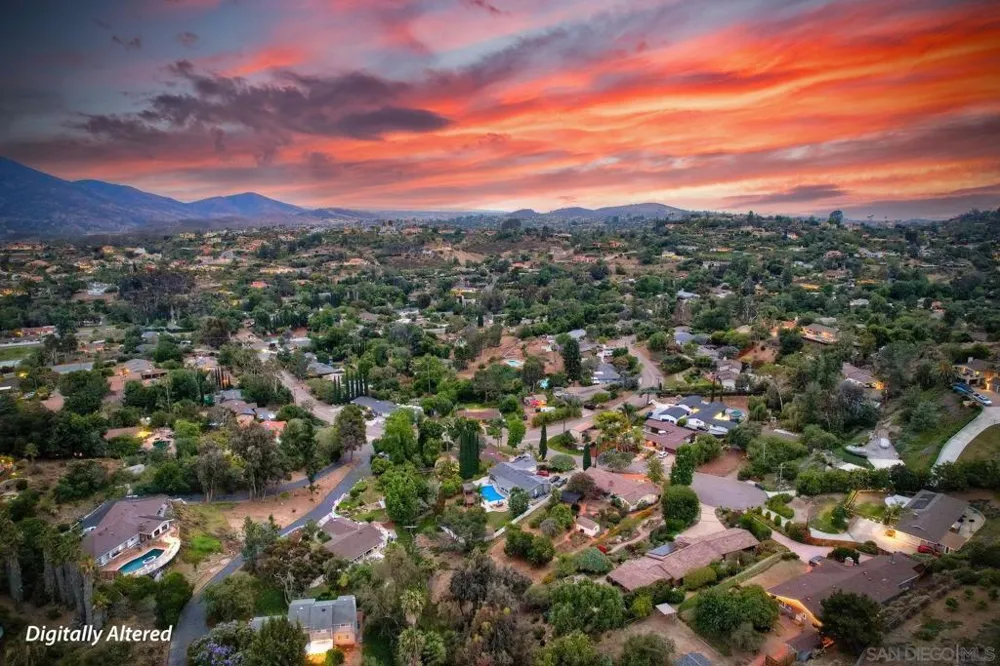 4807 Sunrise Valley Dr El Cajon, CA 92020