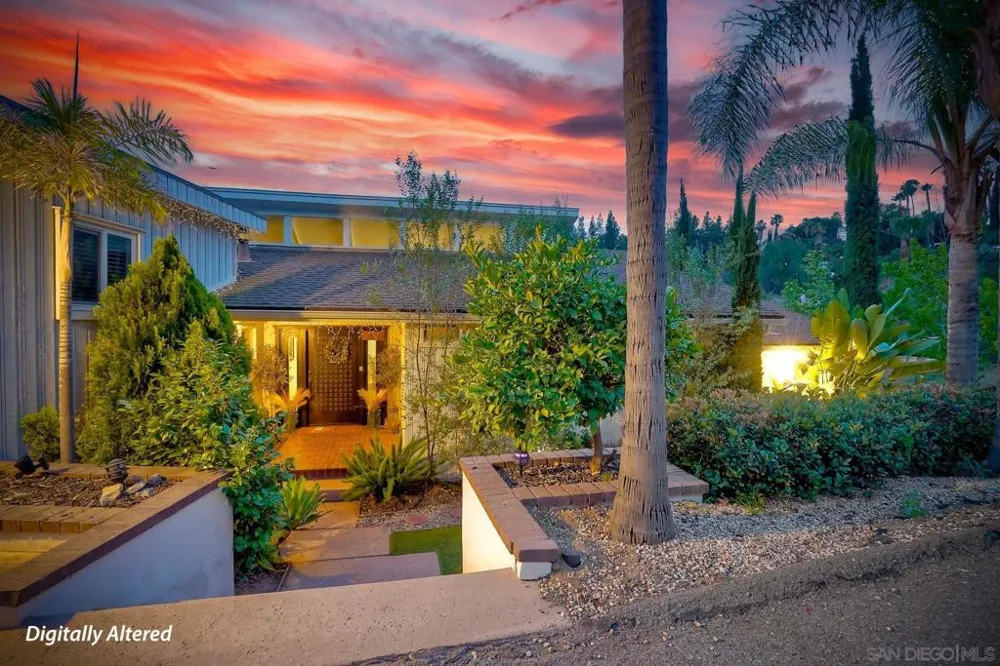 4807 Sunrise Valley Dr El Cajon, CA 92020