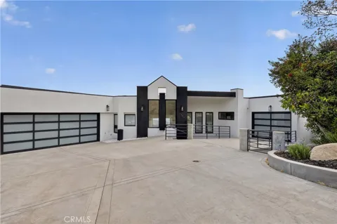 1562 Glen Oaks