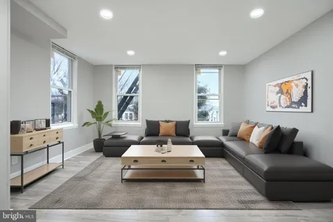 3807 FLEETWOOD AVENUE #2