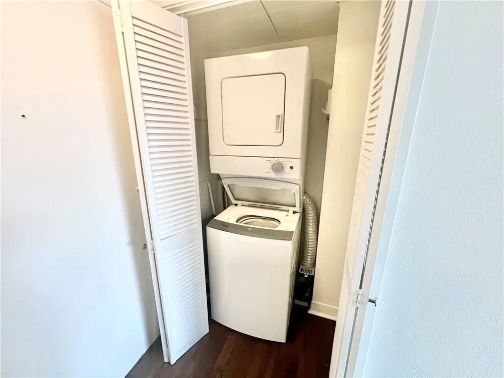 715 S Upper Broadway Street #205 Corpus Christi, TX 78401