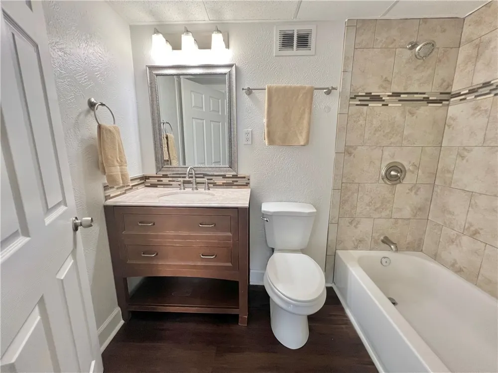 715 S Upper Broadway Street #205 Corpus Christi, TX 78401