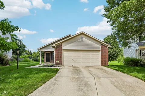 15518 Wandering Way