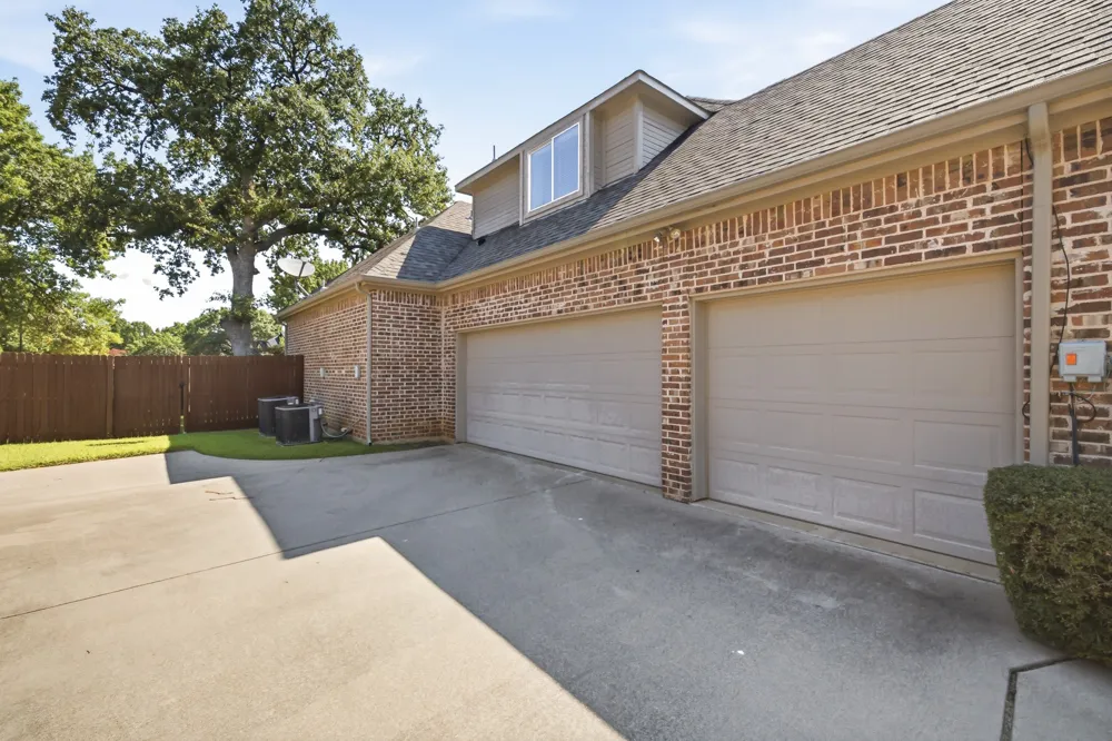 710 Knott Court Euless, TX 76039