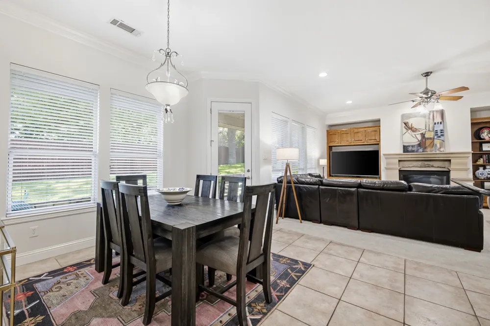 710 Knott Court Euless, TX 76039