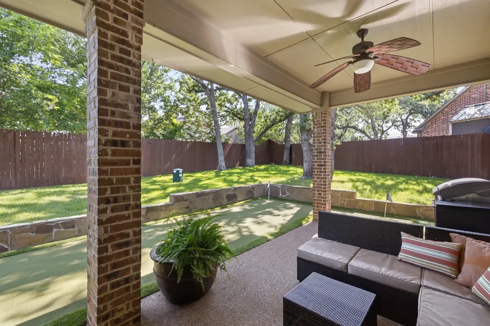 710 Knott Court Euless, TX 76039