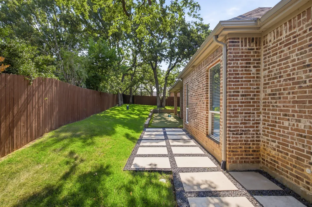 710 Knott Court Euless, TX 76039