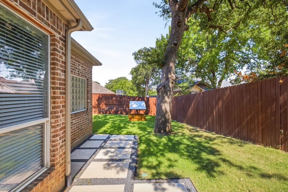 710 Knott Court Euless, TX 76039