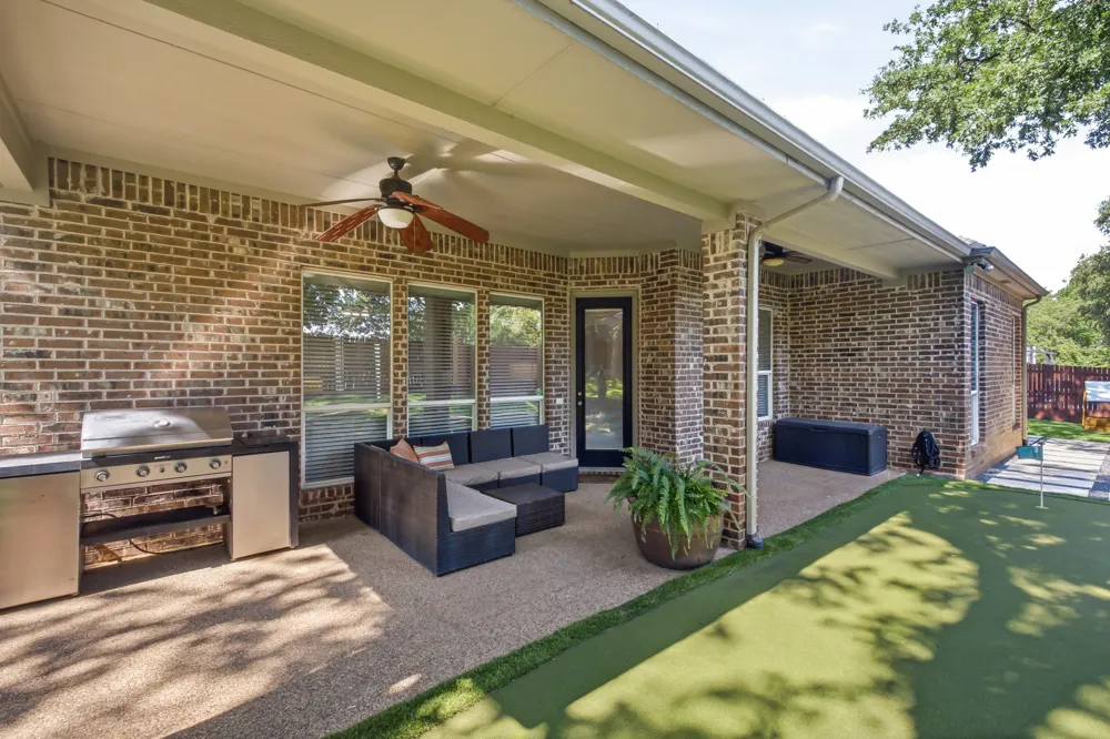 710 Knott Court Euless, TX 76039