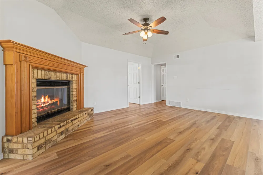 740 Squire Place Red Oak, TX 75154
