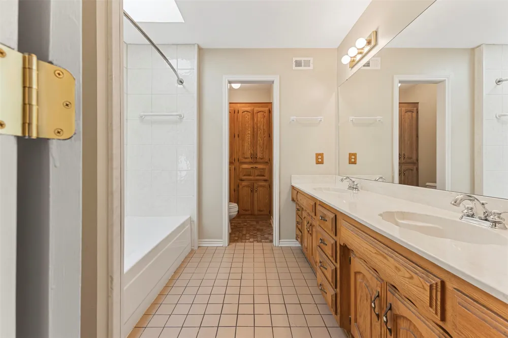 740 Squire Place Red Oak, TX 75154