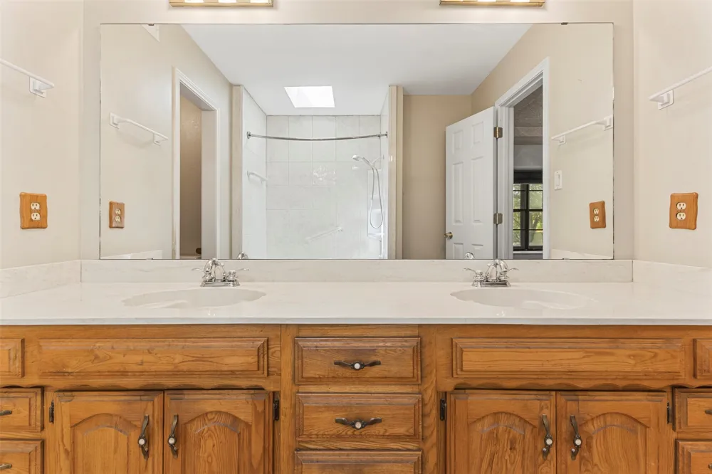 740 Squire Place Red Oak, TX 75154