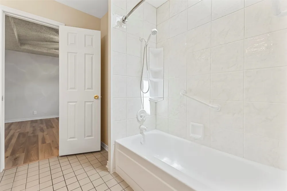 740 Squire Place Red Oak, TX 75154