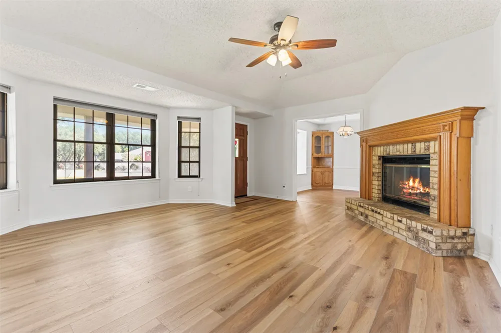 740 Squire Place Red Oak, TX 75154