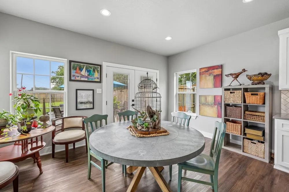 116 E Bexar Street Mabank, TX 75147