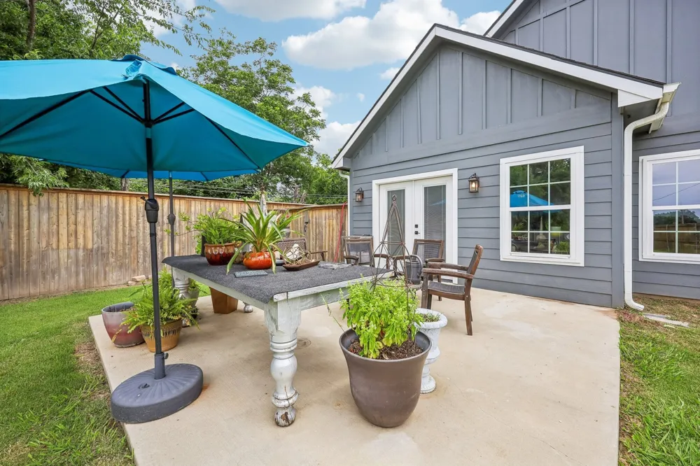 116 E Bexar Street Mabank, TX 75147
