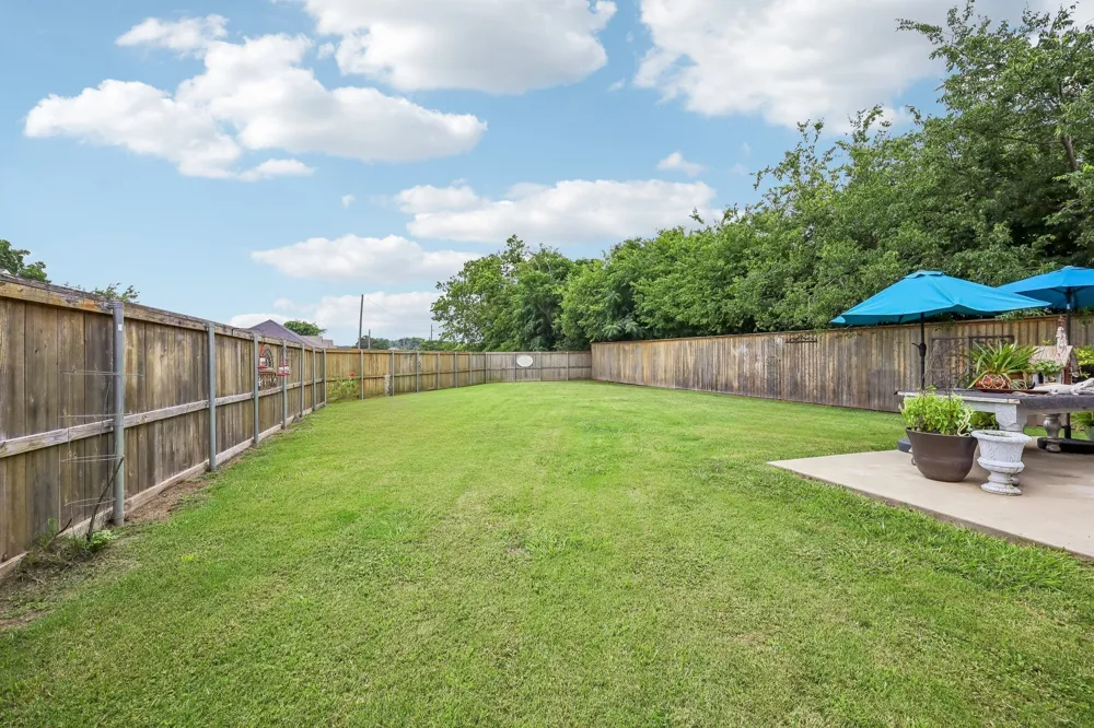 116 E Bexar Street Mabank, TX 75147