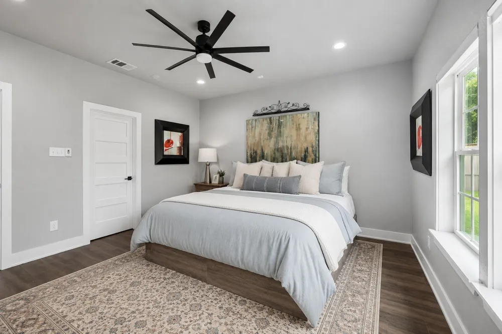 116 E Bexar Street Mabank, TX 75147