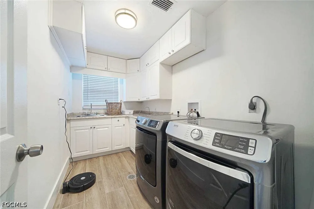 SE 19th Place Cape Coral, FL 33904