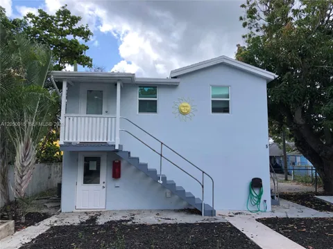 114 S M St #5