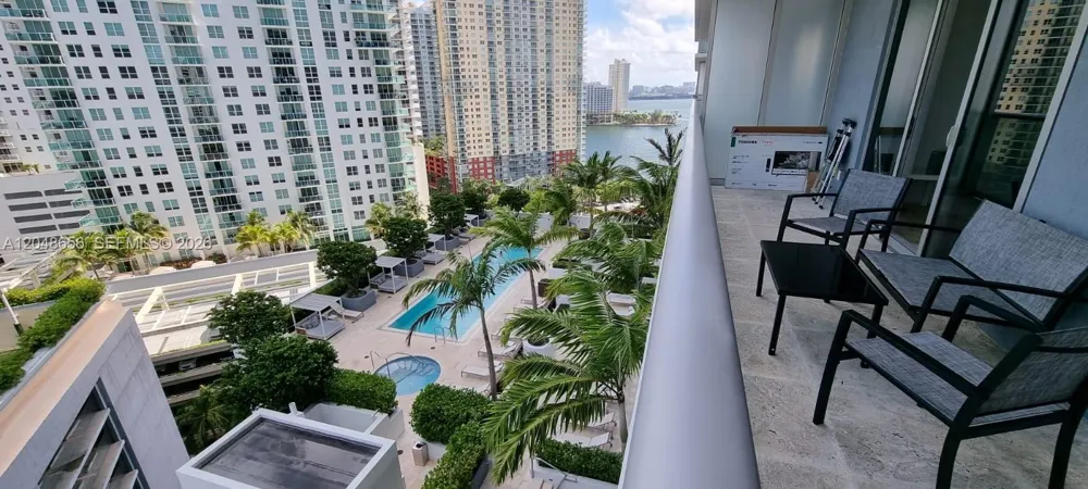 1300 Brickell Bay Dr #1701 Miami, FL 33131