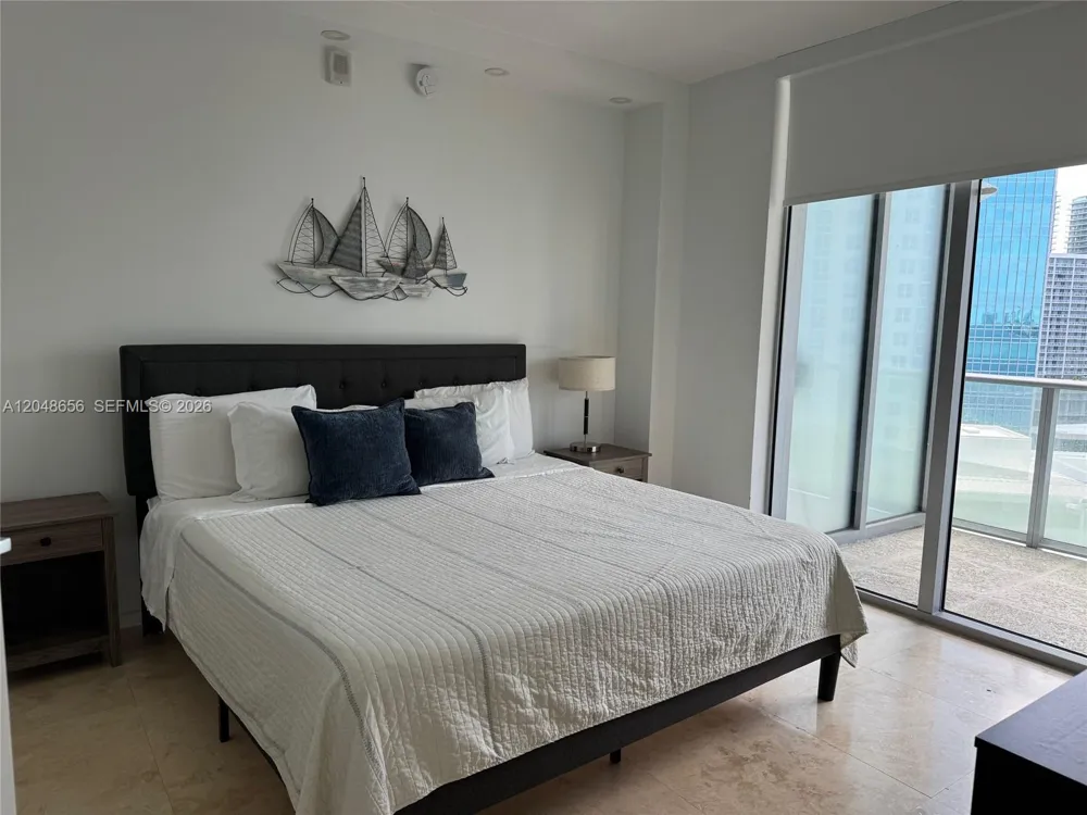 1300 Brickell Bay Dr #1701 Miami, FL 33131