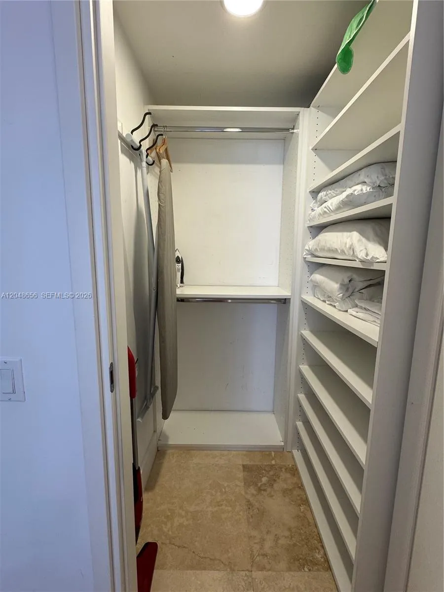 1300 Brickell Bay Dr #1701 Miami, FL 33131
