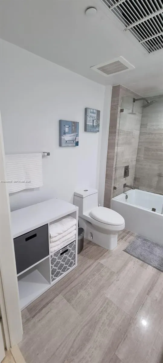 1300 Brickell Bay Dr #1701 Miami, FL 33131