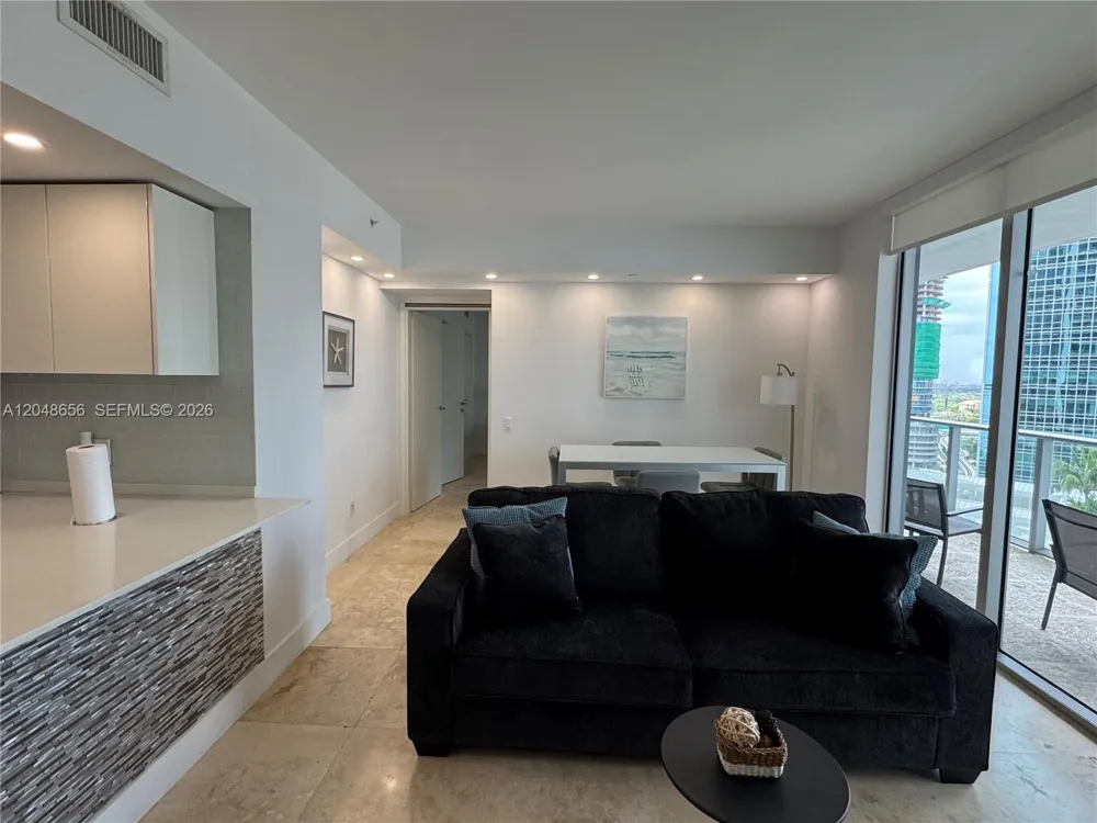 1300 Brickell Bay Dr #1701 Miami, FL 33131