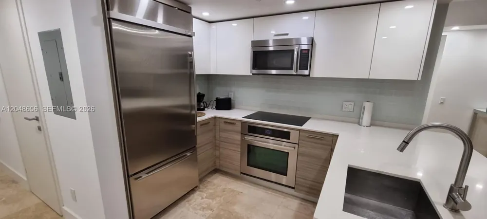 1300 Brickell Bay Dr #1701 Miami, FL 33131