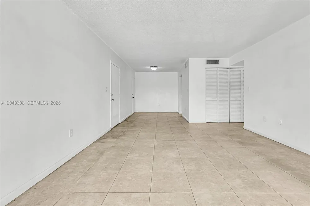 7201 Miami Lakes Dr #B14 Miami Lakes, FL 33014
