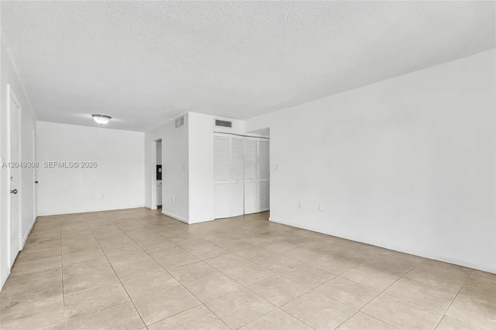7201 Miami Lakes Dr #B14 Miami Lakes, FL 33014