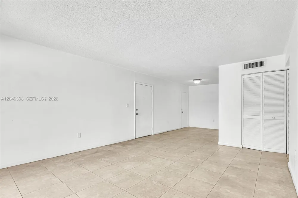7201 Miami Lakes Dr #B14 Miami Lakes, FL 33014