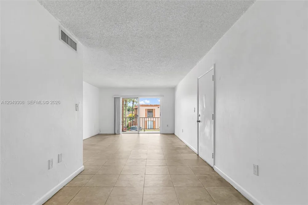 7201 Miami Lakes Dr #B14 Miami Lakes, FL 33014