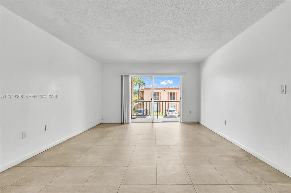 7201 Miami Lakes Dr #B14 Miami Lakes, FL 33014