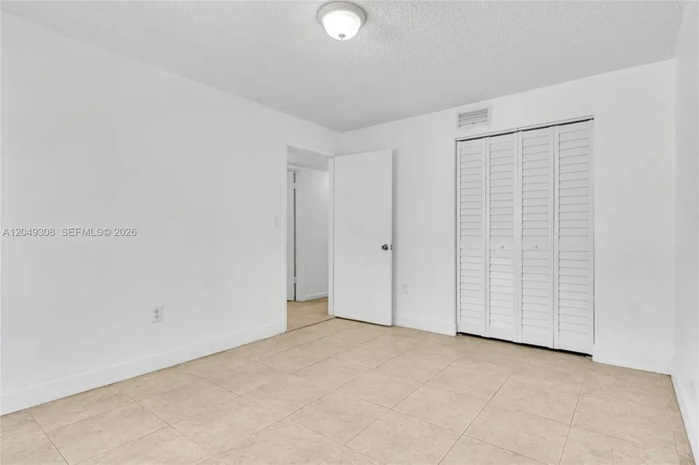 7201 Miami Lakes Dr #B14 Miami Lakes, FL 33014