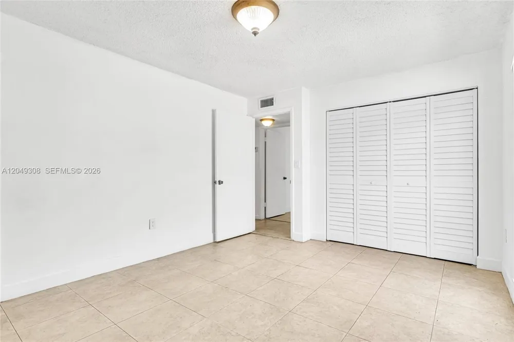7201 Miami Lakes Dr #B14 Miami Lakes, FL 33014
