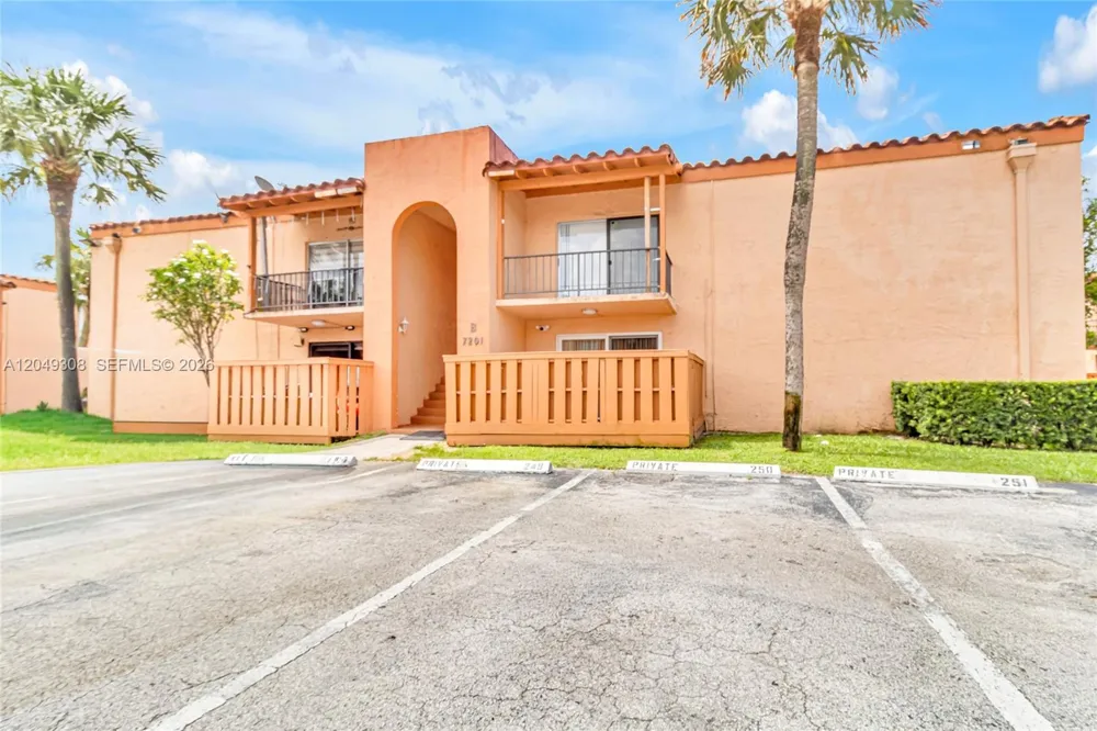 7201 Miami Lakes Dr #B14 Miami Lakes, FL 33014