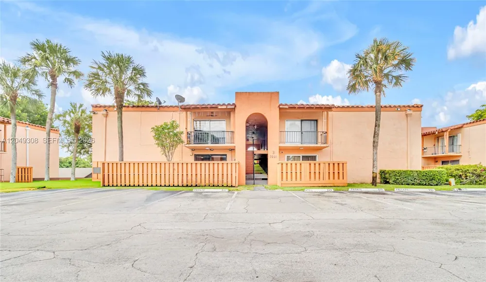 7201 Miami Lakes Dr #B14 Miami Lakes, FL 33014