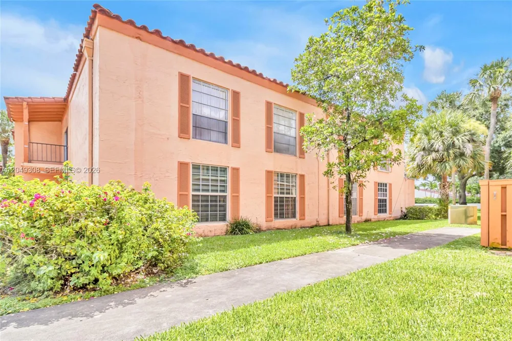 7201 Miami Lakes Dr #B14 Miami Lakes, FL 33014