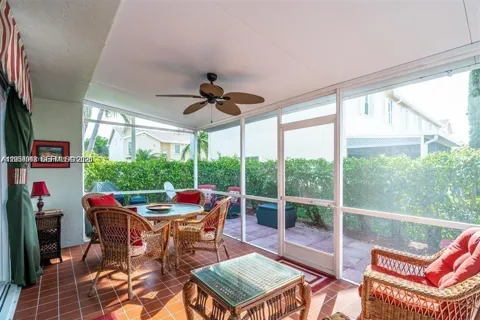 221 Waterside Dr #221